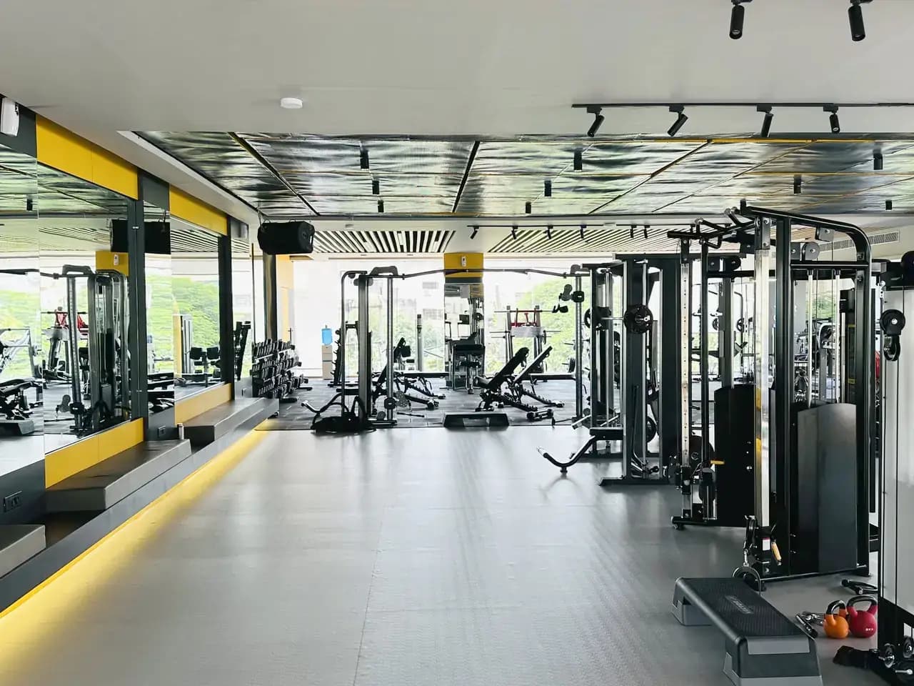 Functional & cable zone
